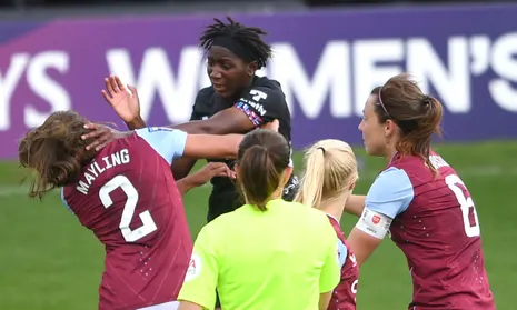 West Ham: Hawa Cissoko exclu pour avoir frappé une adversaire