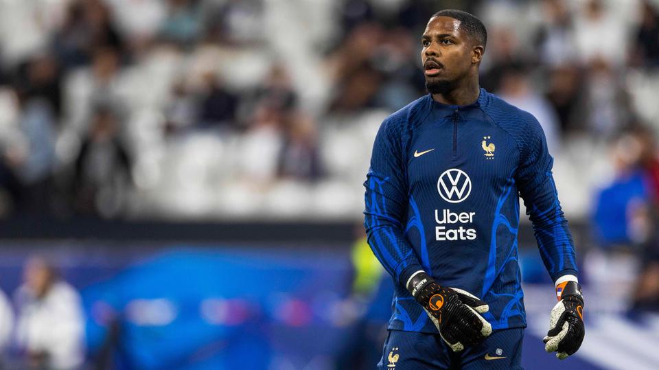 EDF: Deschamps adoube Maignan