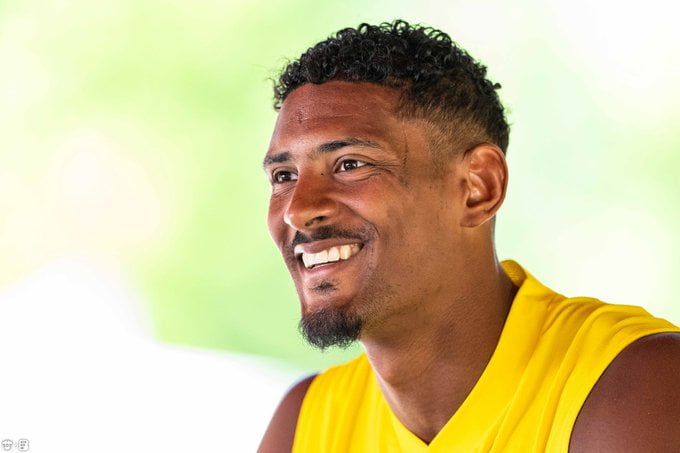 Dortmund: Sébastien Haller affiche le sourire