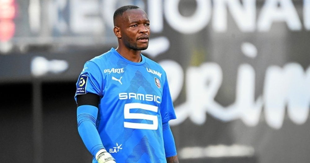 Rennes : Bruno Génésio donne des nouvelles de Steve Mandanda