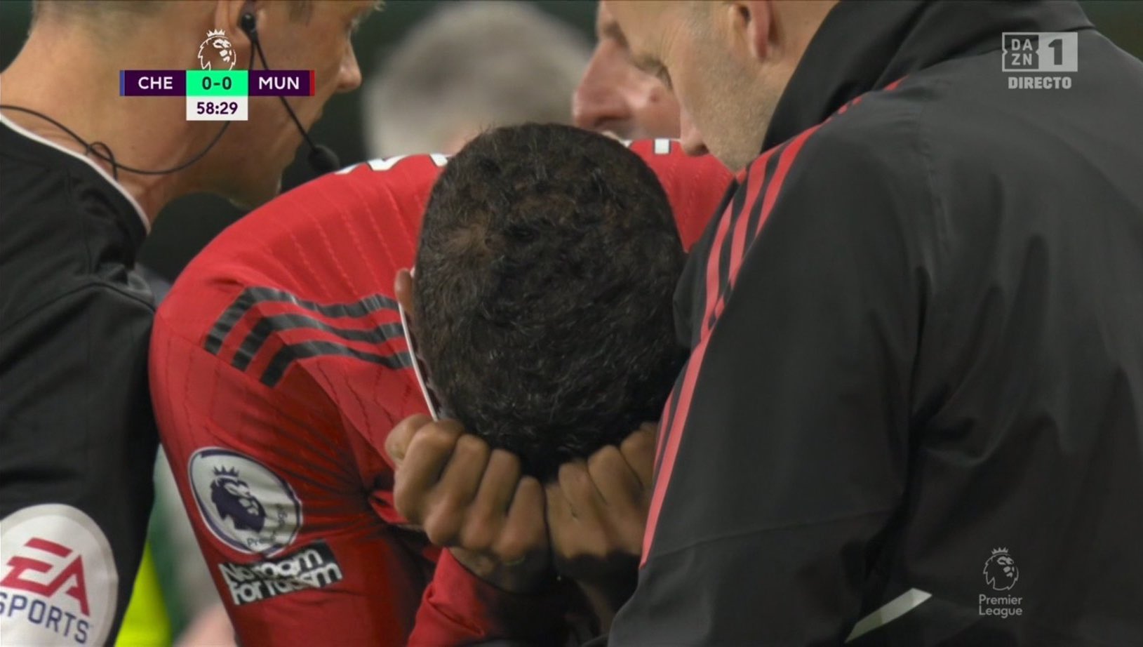 Manchester United: Varane sorti sur blessure contre Chelsea