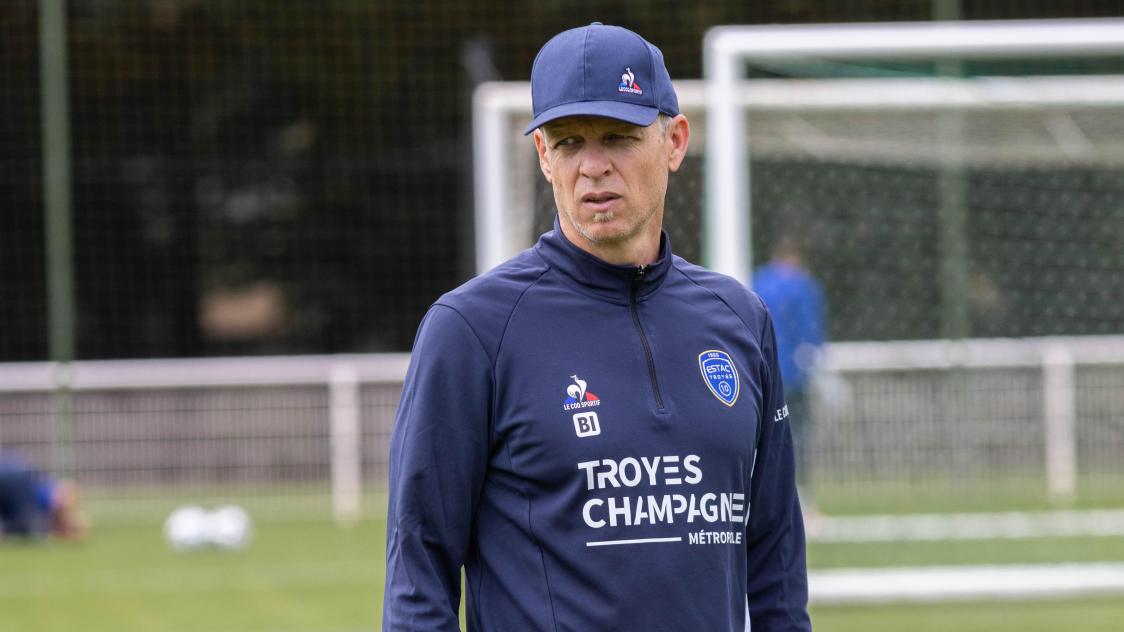 Troyes: Bruno Irles mis à pied