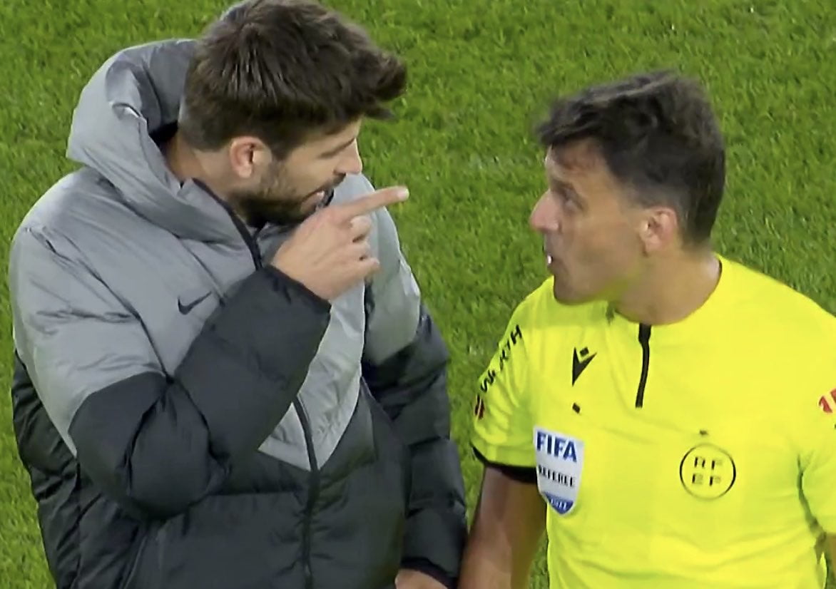 « je chie sur ta pu… de mère! », Piqué a violement insulté l’arbitre avant d’être expulsé contre Osasuna