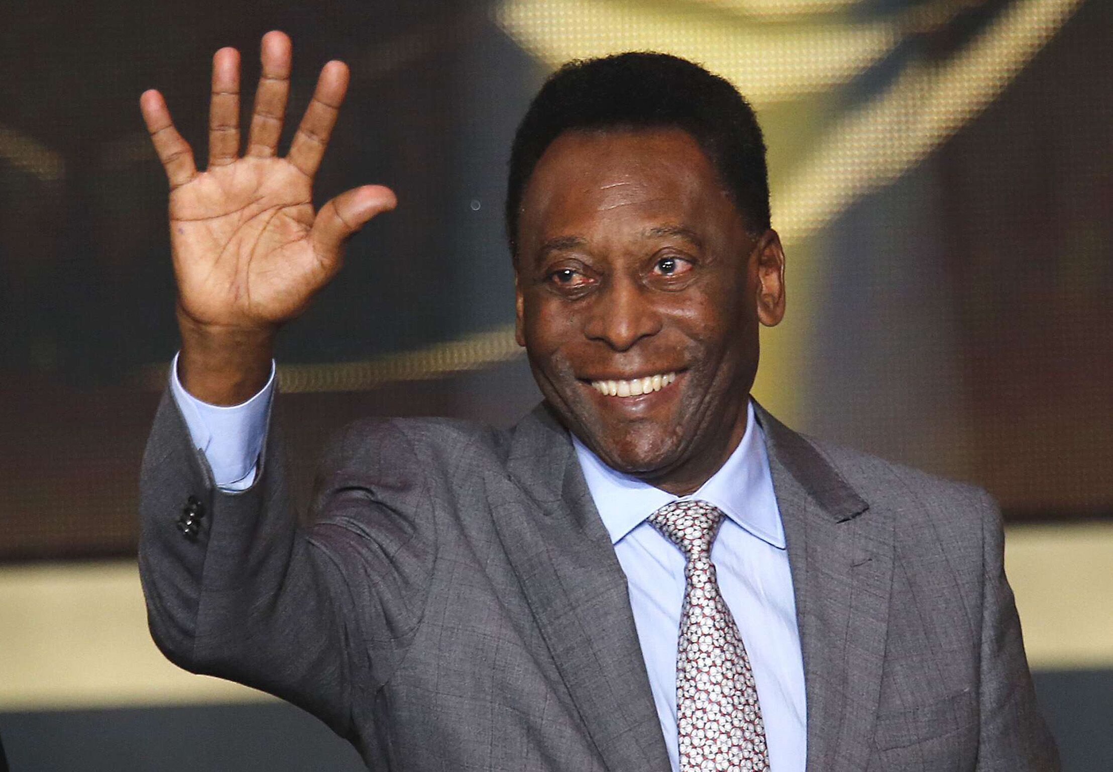 Brésil : hospitalisé, Pelé rassure son monde