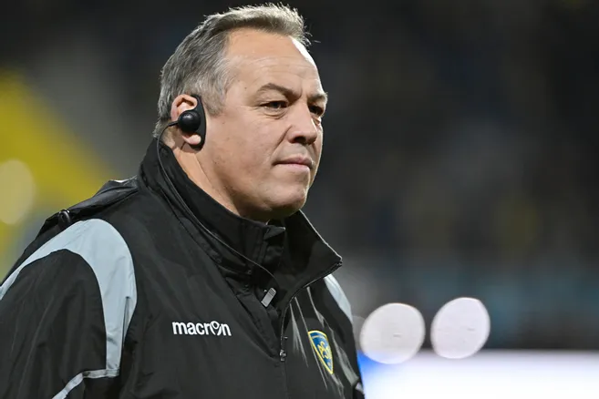 Rugby: Clermont licencie son entraîneur Jono Gibbes