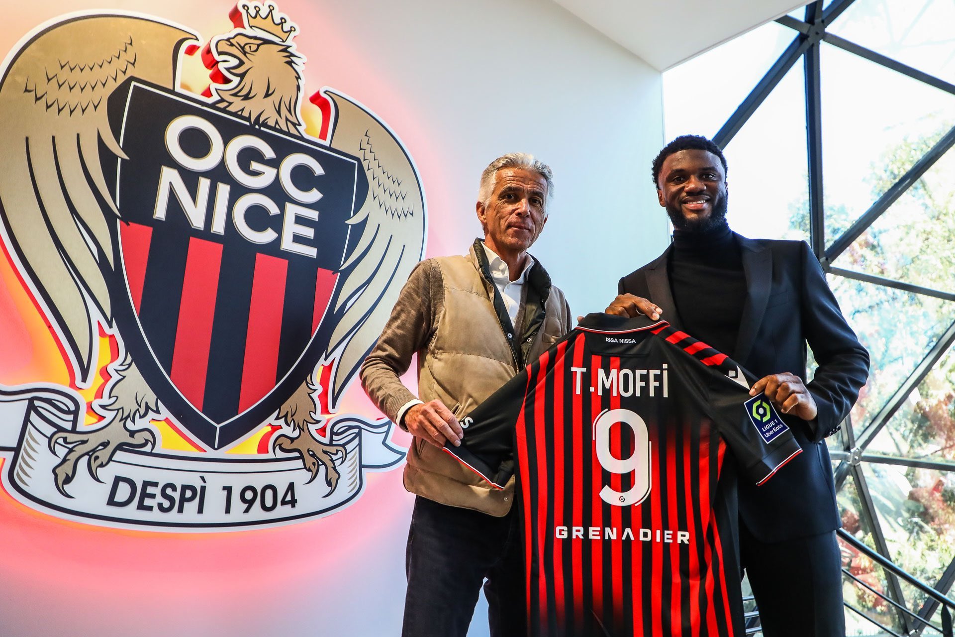 Officiel: Terem Moffi prêté à Nice