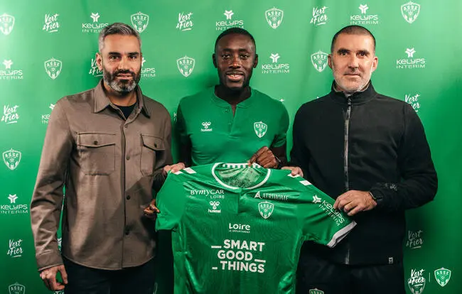 Officiel: Dennis Appiah débarque à Saint Etienne