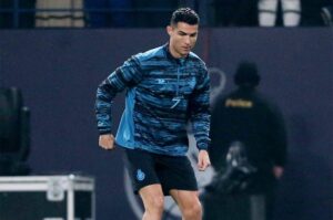 Newcastle: Ronaldo, Howe parle de Fake news