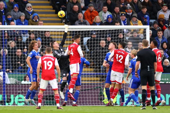 Premier League: Arsenal bat Leicester et prend le large