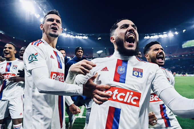 Lyon: Cherki, Lovren sous le charme