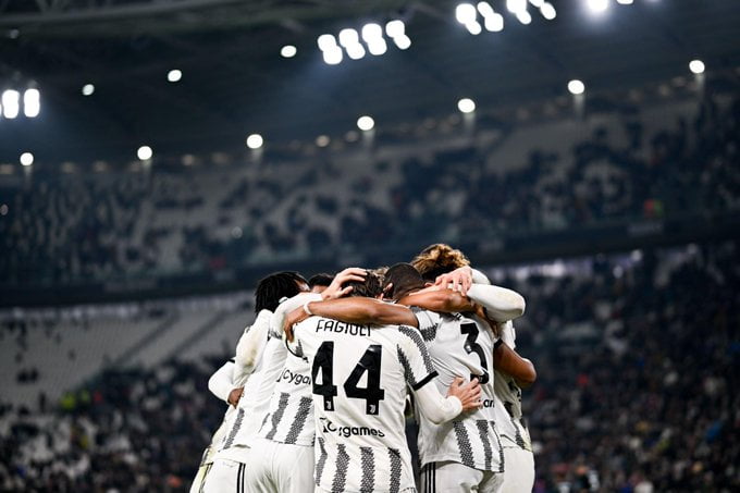 Ita. (Cpe): La Juve domine la Lazio et file en demies