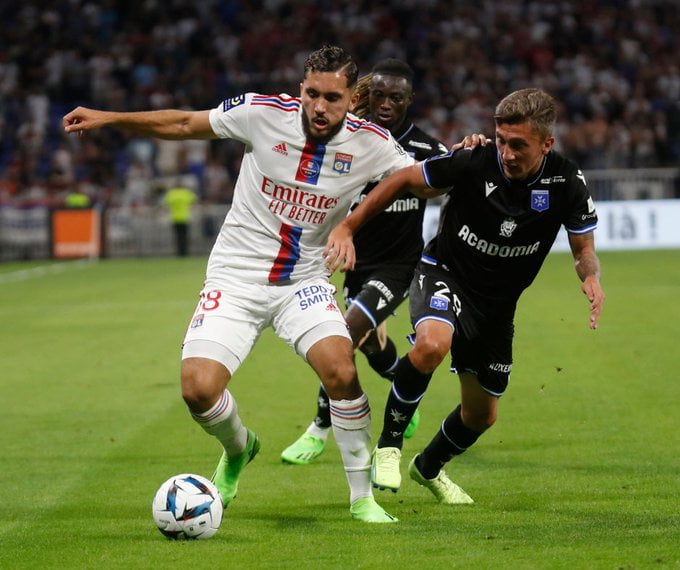 Lyon: Auxerre, Passi frustré
