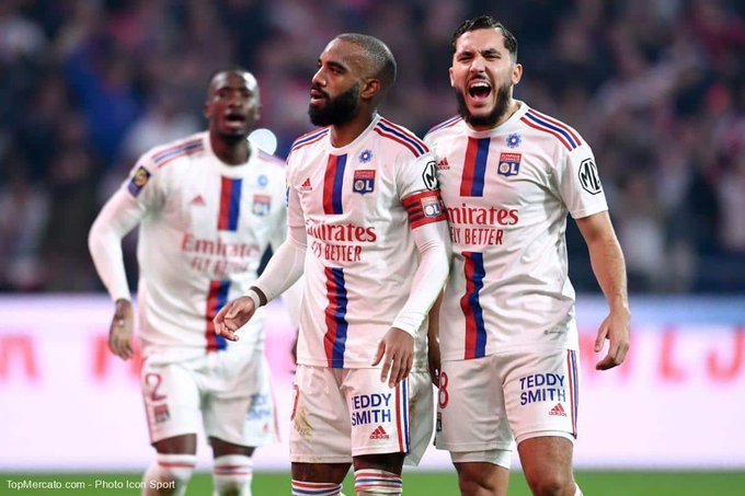 Lyon: Lacazette donne de ses nouvelles