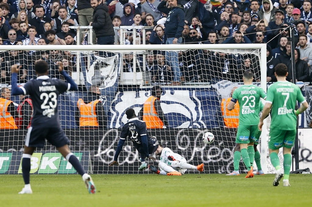 Ligue 2: Bordeaux et Saint-Etienne se neutralisent