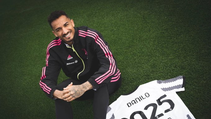Officiel: La Juve prolonge Danilo