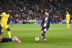Ligue 1: Le PSG bat Nantes et s’envole en tête
