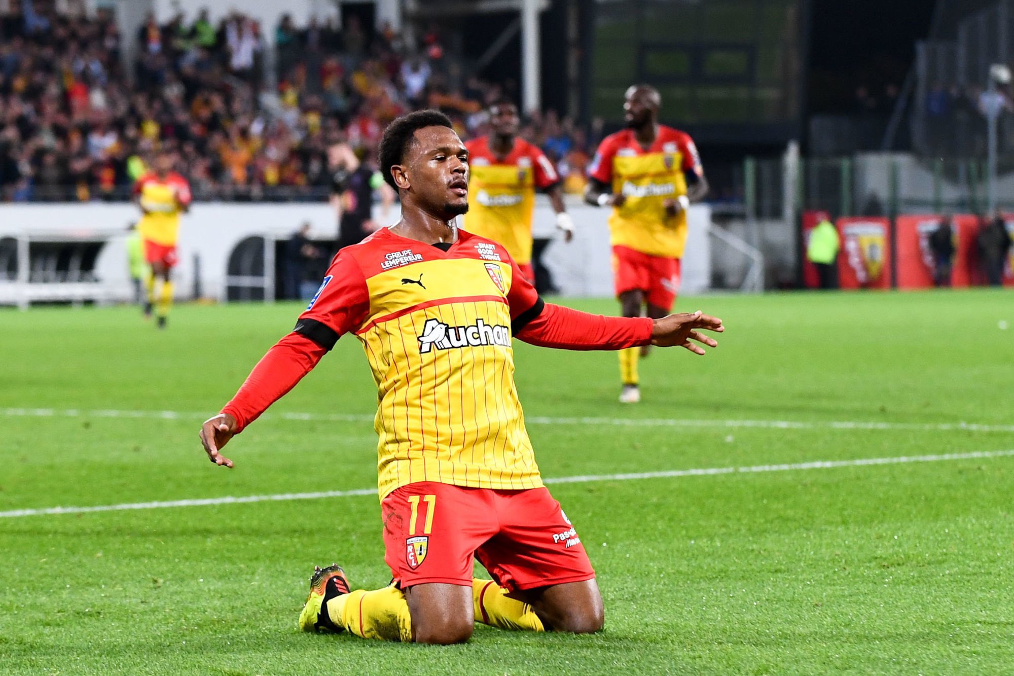 Ligue 1: Lens s’amuse à Clermont et grimpe sur le podium
