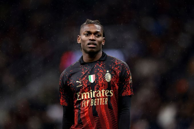 Milan: Ibrahimovic défend Leao
