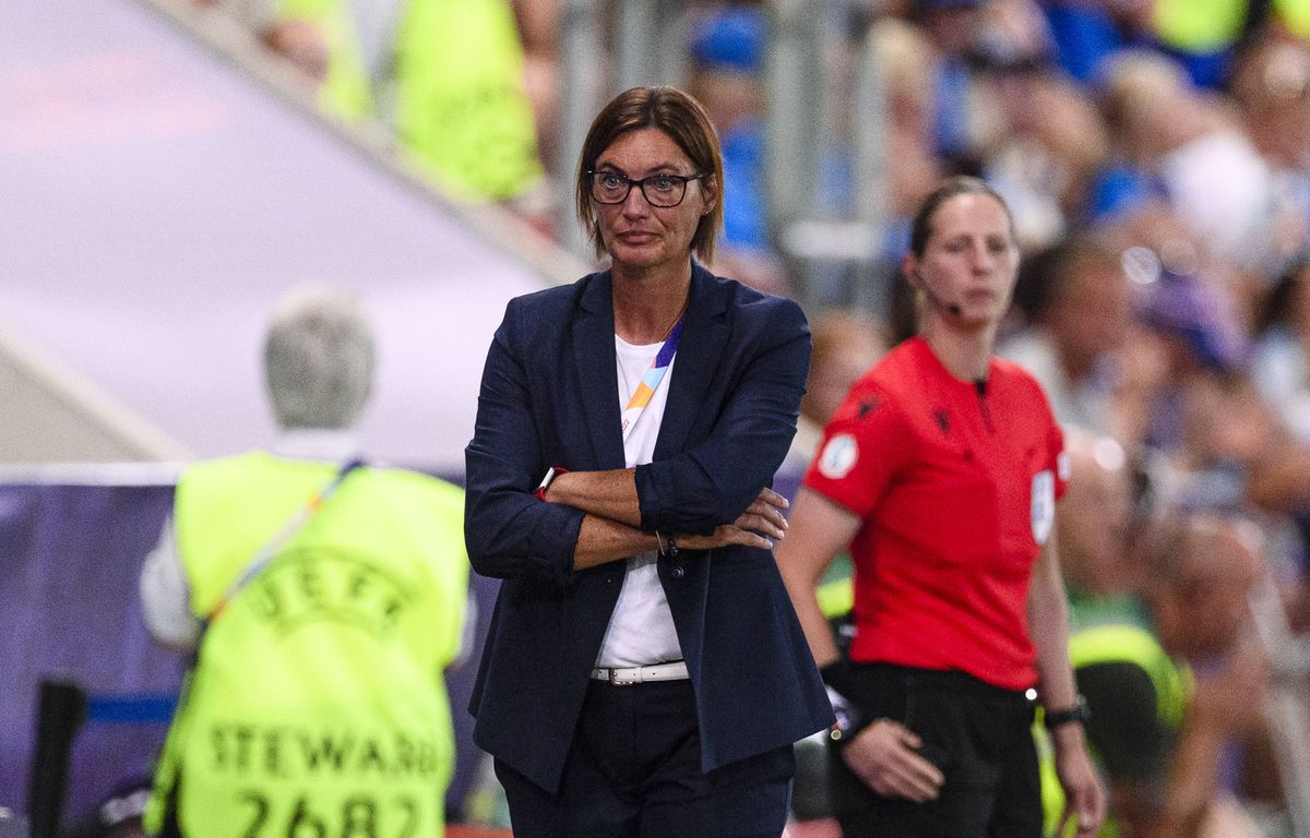 Officiel: Caroline Diacre virée à 4 mois de la Coupe du Monde