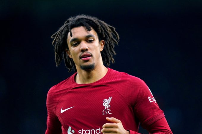 Liverpool: Arnold, Carragher demande un concurrent