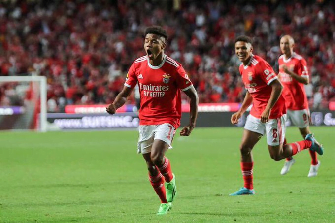 LDC: Benfica s’impose largement et file en quarts