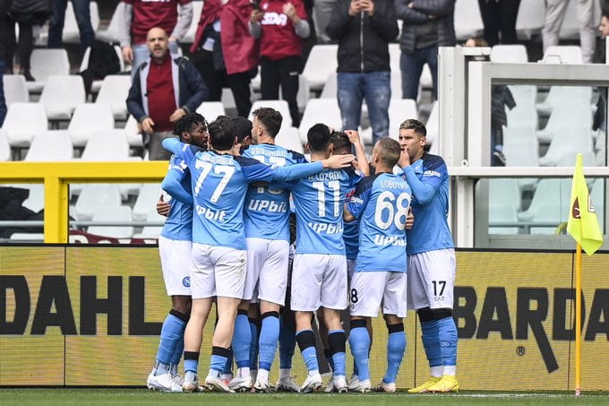 Serie A: Naples s’offre un festival face au Torino
