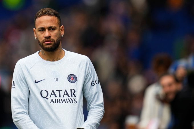 PSG: Neymar opéré avec succès (Communiqué)