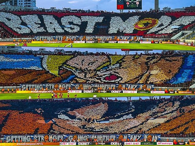 VIDEO: Les magnifiques tifos Dragon Ball du Wydad !