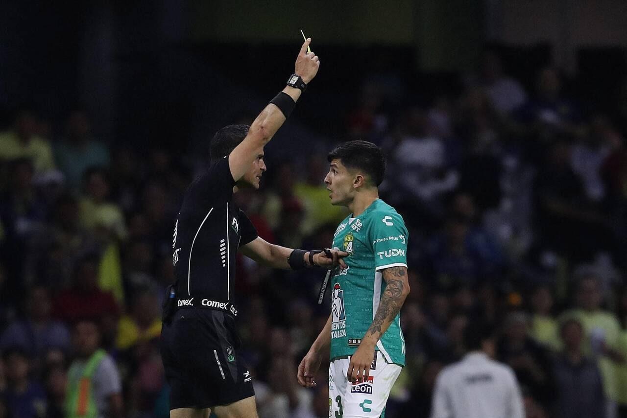 VIDEO: Quand un arbitre méxicain perd son sang froid