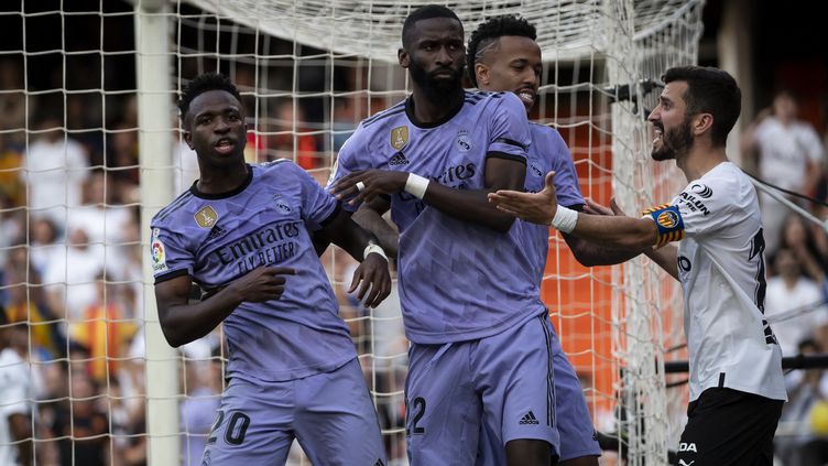 Insultes racistes envers Vinicius: Le Real Madrid saisit la justice