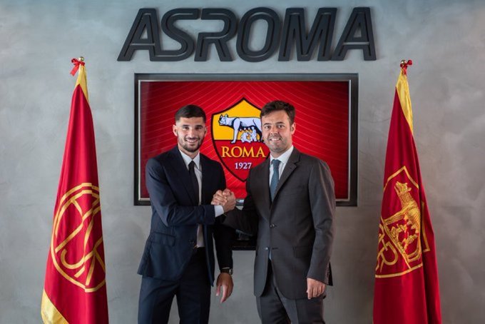 Officiel ! L’algérien Houssem Aouar file à la Roma