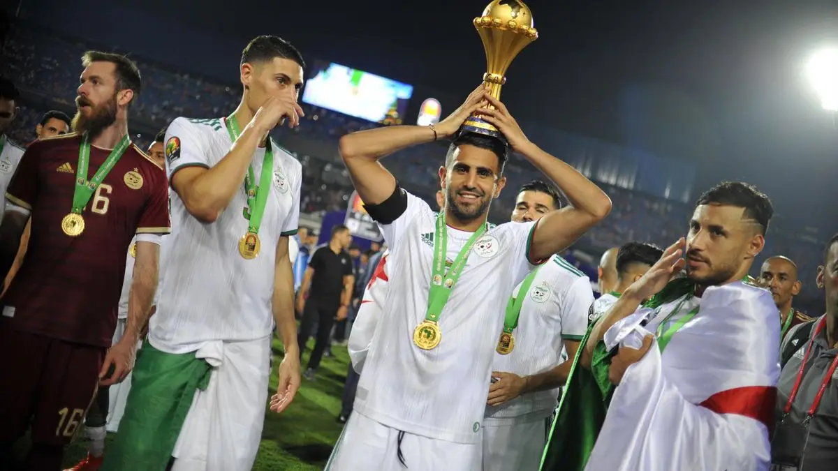 Officiel: Un champion d’Afrique algérien annonce sa retraite internationale