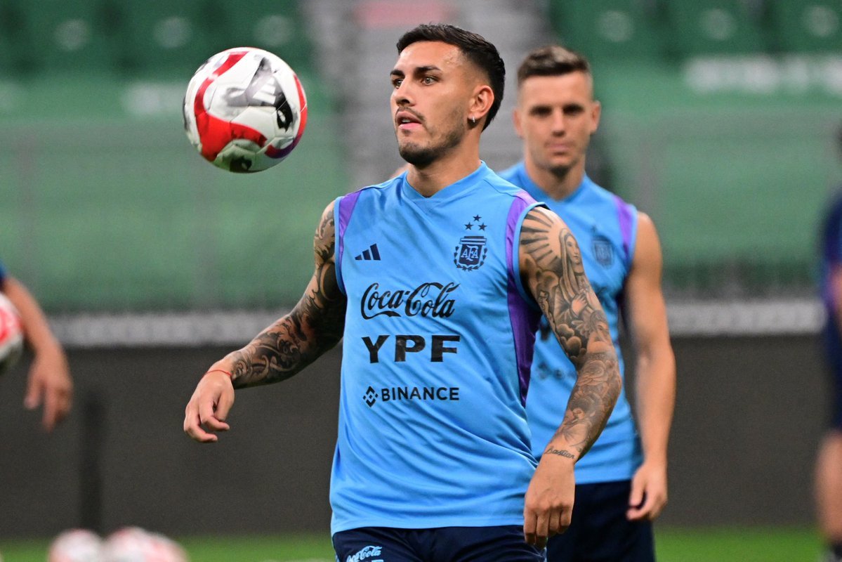AS Roma et PSG en négociations pour le transfert de Leandro Paredes