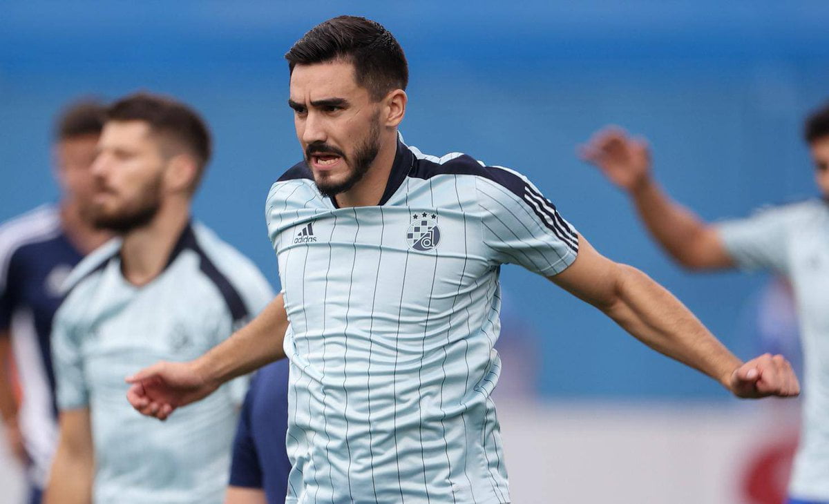 Accord proche pour le transfert de Josip Sutalo à l’Ajax