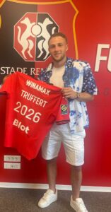 Adrien Truffert renouvelle son contrat avec le Stade Rennais jusqu’en 2026