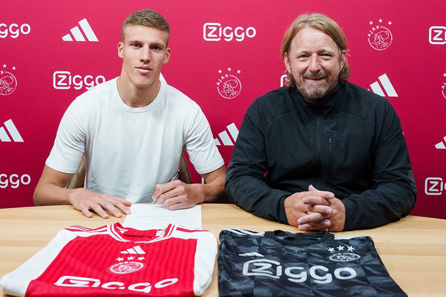 Ajax confirme officiellement Jakov Medic en tant que nouvelle recrue en provenance de St Pauli