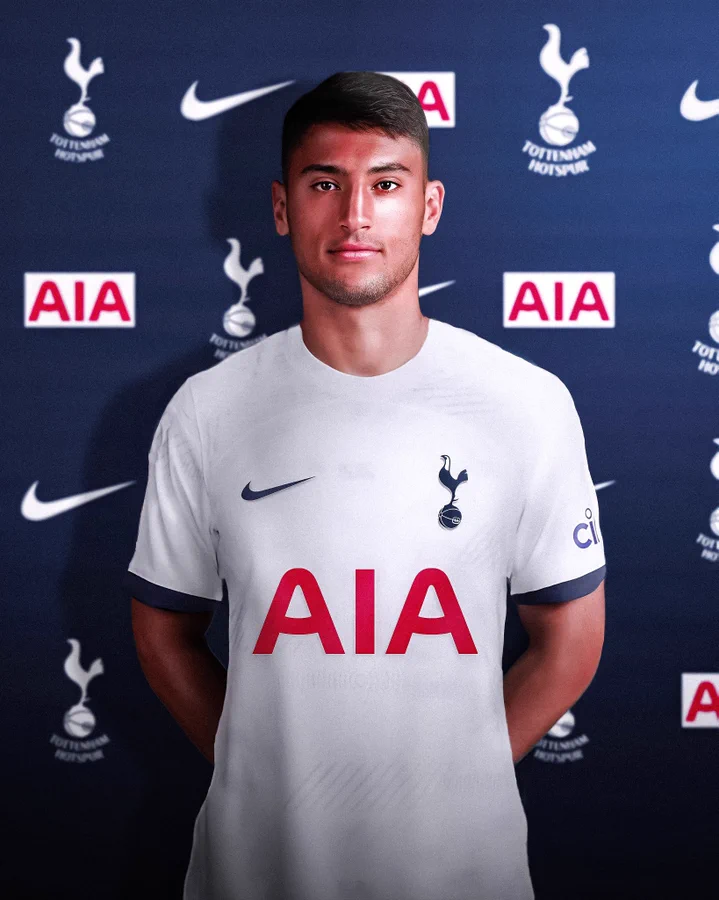 Alejo Véliz S’engage Avec Tottenham