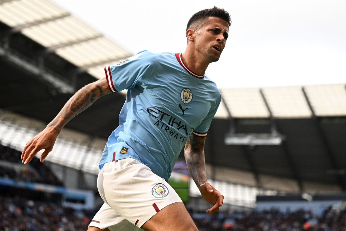 Barcelona renoue les contacts pour le transfert de João Cancelo