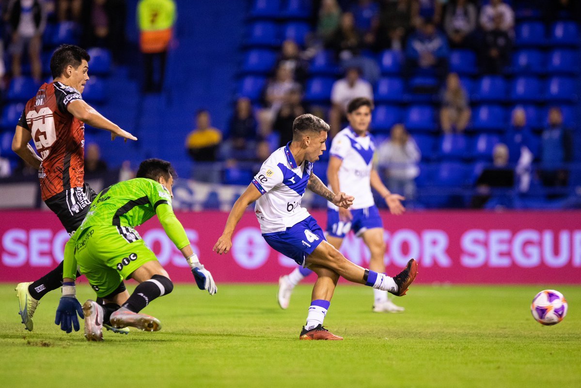 Benfica prêt à signer le jeune prodige Gianluca Prestianni de Vélez