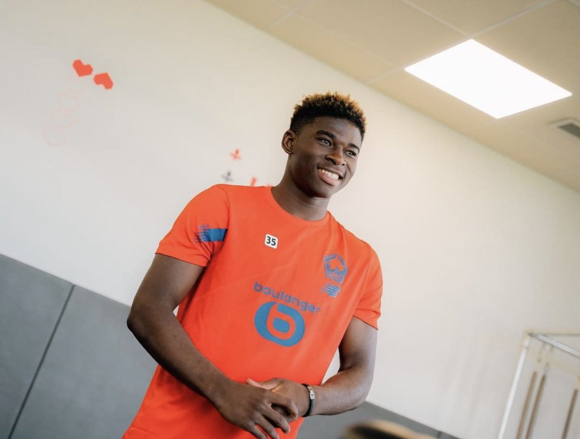 Brighton propose une nouvelle offre pour Carlos Baleba, négociations en cours avec Lille