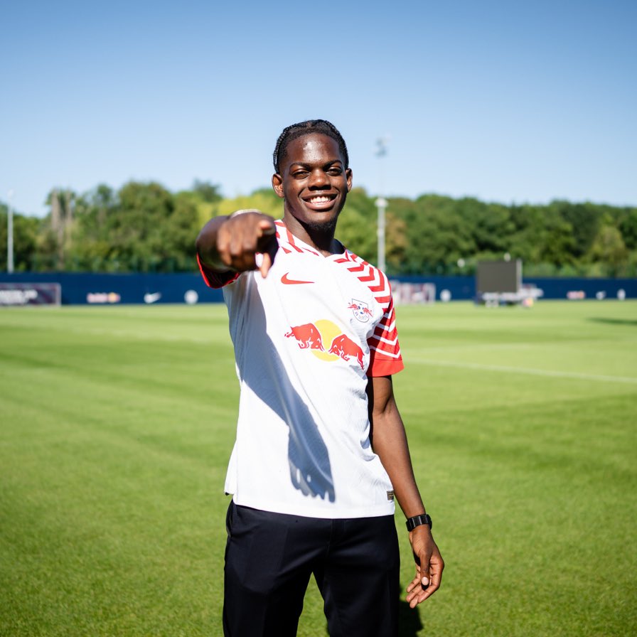 Castello Lukeba rejoint Leipzig pour un contrat de cinq ans