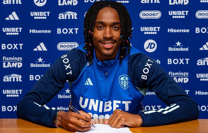 Djed Spence : Un nouveau renfort pour Leeds United en provenance de Tottenham