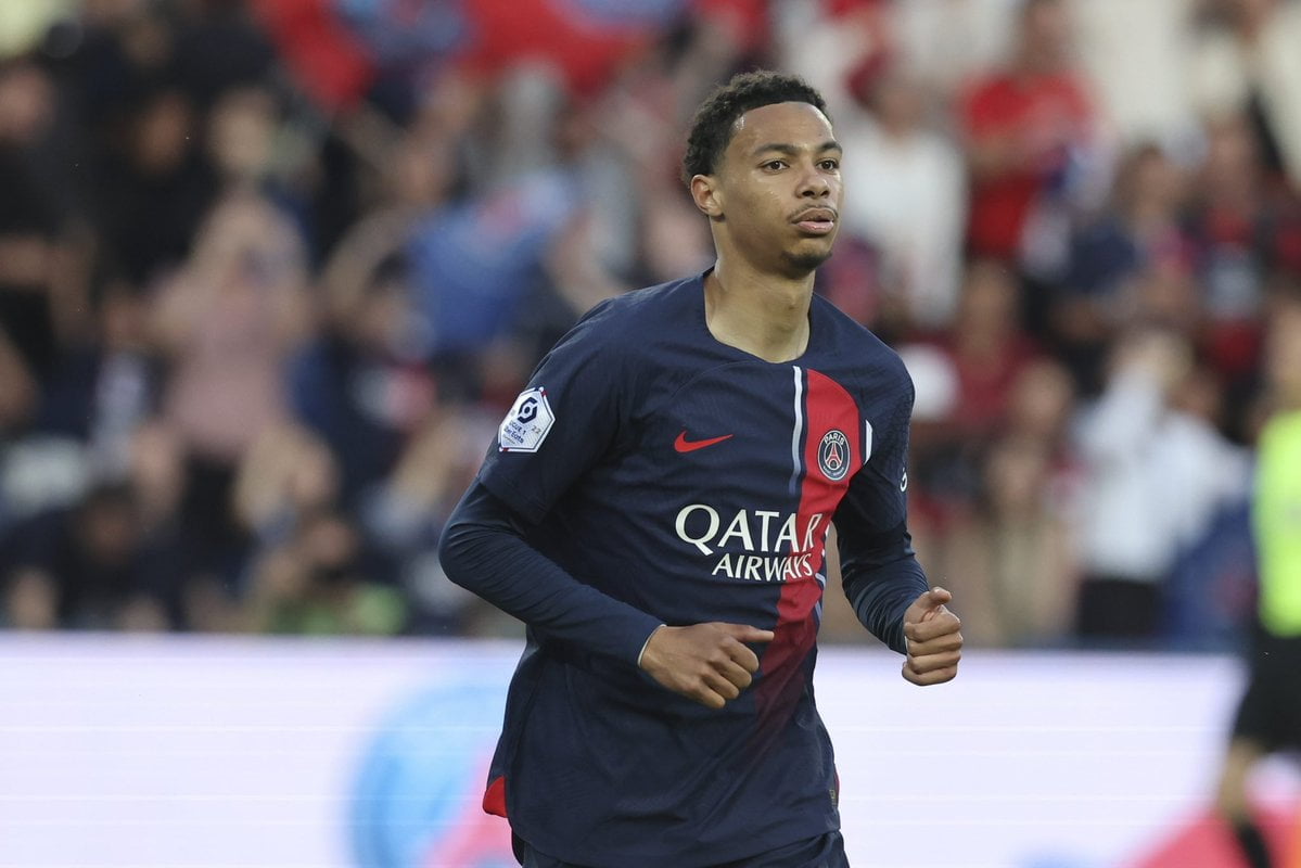 Eintracht Francfort : Hugo Ekitike en lice pour remplacer Kolo Muani