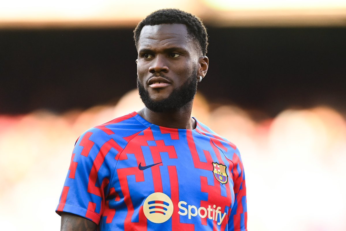 Franck Kessié en route pour Al Ahli, un accord scellé avec Barcelone