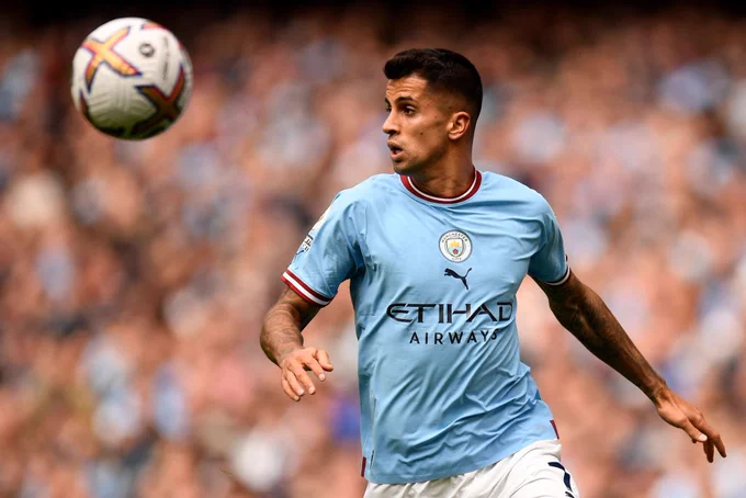 Joao Cancelo en accord avec Barça, les négociations se poursuivent avec Manchester City