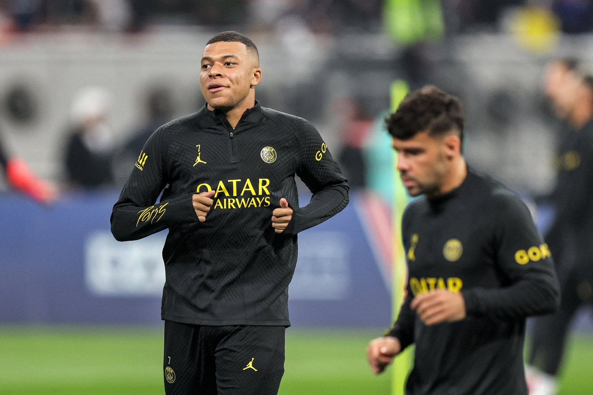 Kylian Mbappé dans le groupe d’entraînement ‘loft’ au PSG, selon Fabrizio Romano