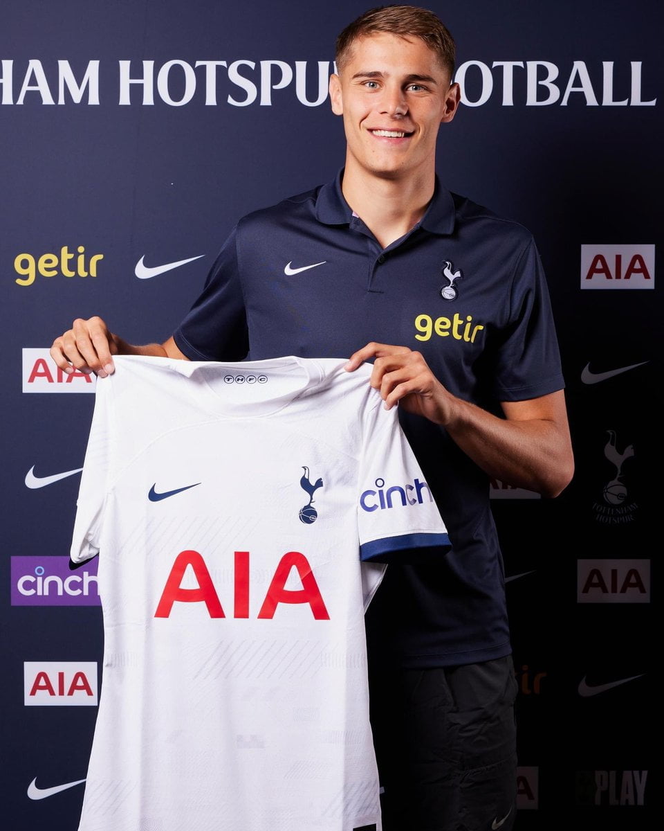 Micky van de Ven rejoint Tottenham pour un contrat de six ans