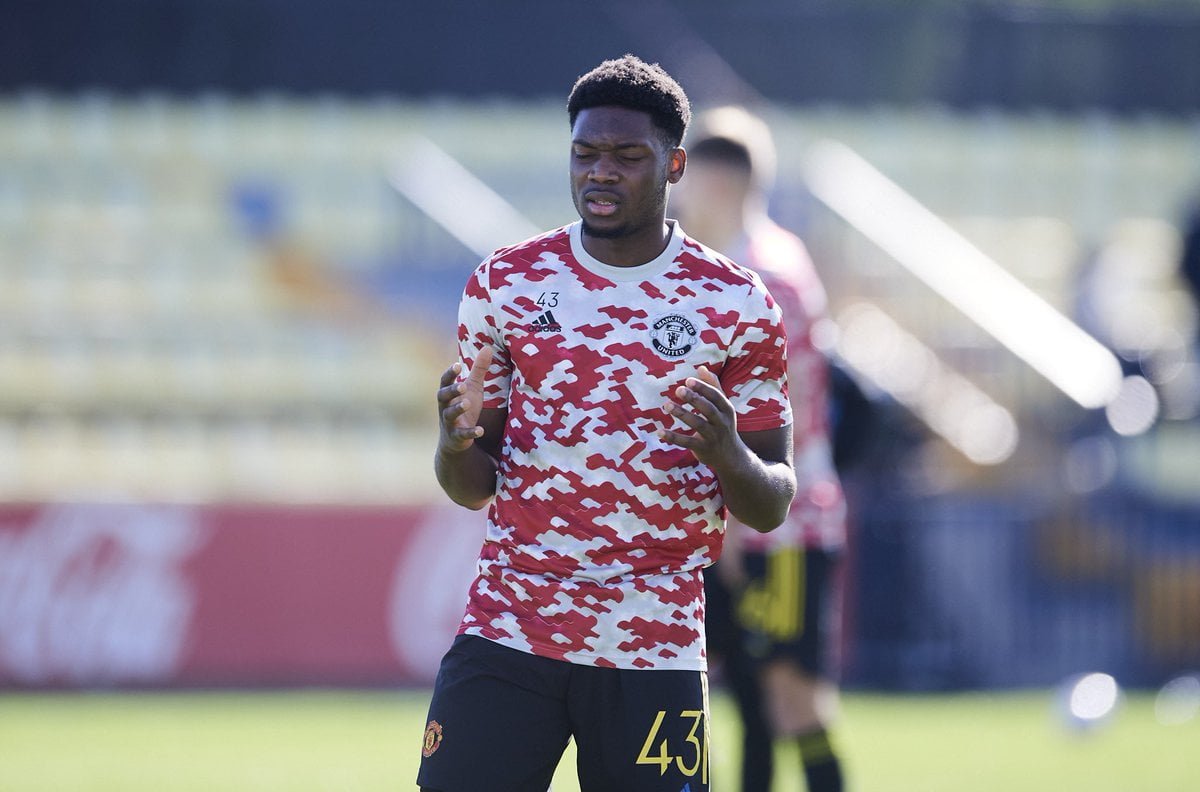 Offre de prêt pour Teden Mengi de Manchester United par le club français Amiens
