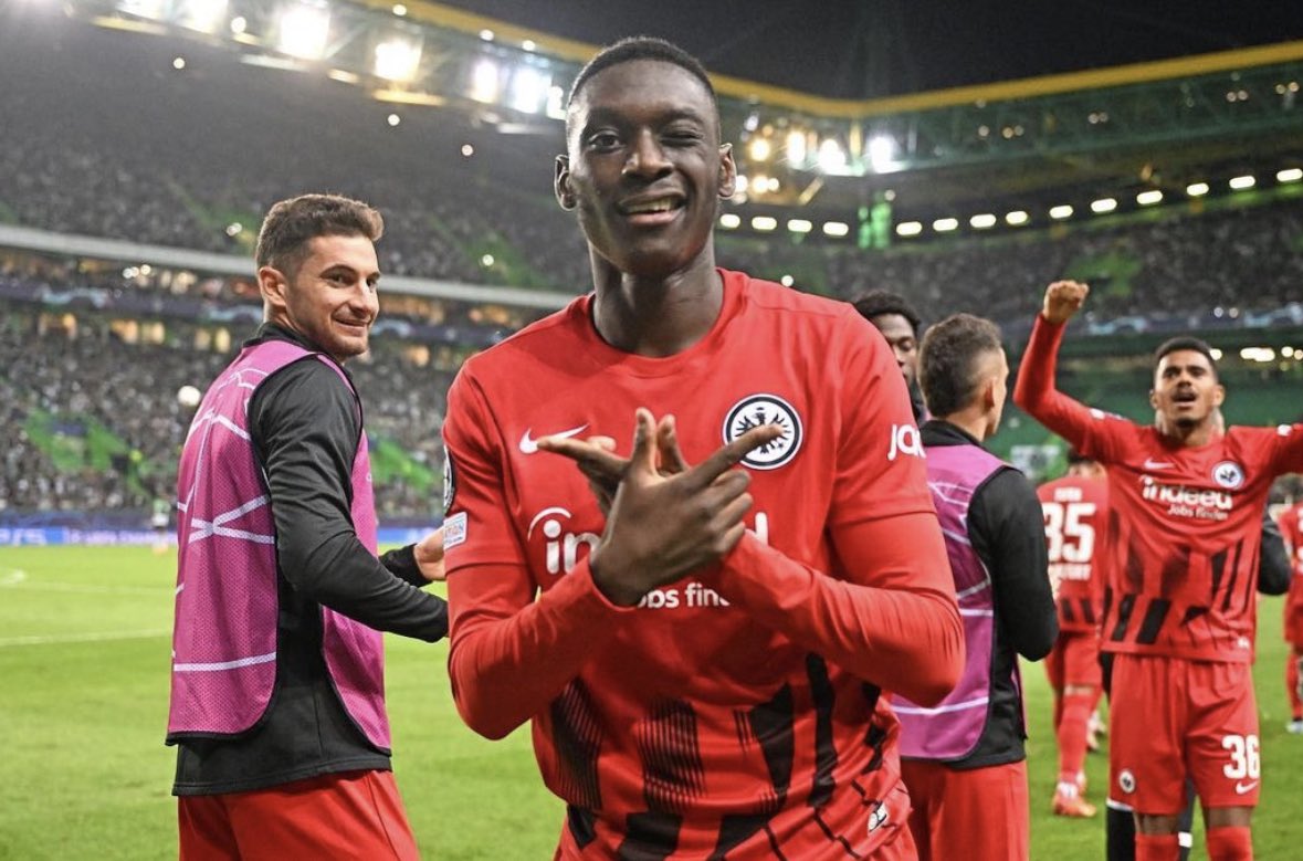 Optimisme autour d’un accord entre le Paris Saint-Germain et l’Eintracht pour Randal Kolo Muani