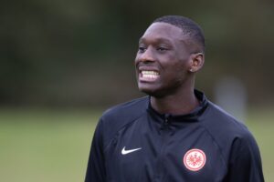 Randal Kolo Muani se dirige vers le Paris Saint-Germain, selon RMC Sport